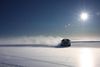 I kulden, sneen og isen oppe under polarcirklen fremelsker testkørere og ingeniører de systemer, der skal hjælpe bilister til at komme godt fra en udskridning.