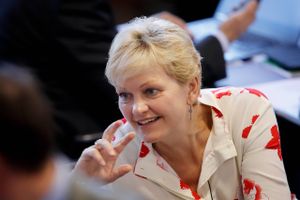 Eva Kjer Hansen (V) har på møde i fødevareudvalget fået en næse i en sag om fiskeri af muslinger i Storebælt.
