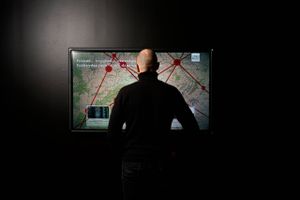 Nye værktøjer har gjort det muligt for politiet at finde frem til mistænktes netværk og vennekreds gennem data.  Eksperter peger dog på, at man herved involverer langt flere end tidligere og tager for givet, at dataen altid er korrekt.