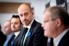 Sundheds- og Ældreminister Magnus Heunicke flankeret af erhvervsminister Simon Kollerup og direktør for Statens Serumsinstitut Kåre Mølbak ved onsdagens pressemøde. Foto: Ida Marie Odgaard/Ritzau Scanpix.