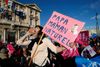 Franskmændene drøfter homoseksuelles rettigheder til at blive gift og få børn – både i parlamentet og på gaden.