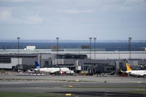 To familier med falske coronapas ville om bord på fly i Københavns Lufthavn. De er nu sendt hjem til Sverige.