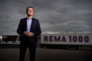 Chefen for discountkæden Rema 1000 erkender, at der er mange dagligvarebutikker her i landet - men hans kæde skal vokse og tage en endnu større bid af markedet.