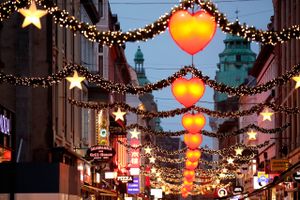 Julelysene i København bliver tændt på et senere tidspunkt end tidligere og i kortere tid for at spare energi.