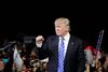Donald Trump efter at have talt for en forsamling fredag aften. Foto: John Locher/AP