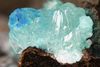 Mineralet Simonkolleite er blevet fundet i en kobbermine i Arizona, USA. Forskere mener, at det er opstået som følge af menneskers aktivitet. (Foto: RRUFF)