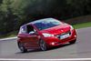 En GTI fra Peugeot var engang den frække – men den nyeste er blevet langt mere voksen. Hurtig, bare ikke så hurtig som Fiestaen.