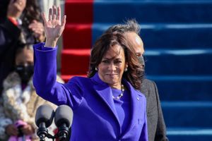 Der er skrevet historie i Washington D.C. onsdag, hvor USA's første kvindelige vicepræsident er taget i ed.