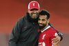 Liverpool-manager Jürgen Klopp sammen med Mohamed Salah, der endnu en gang blev afgørende for sit hold. Foto: Shaun Botterill/Reuters.