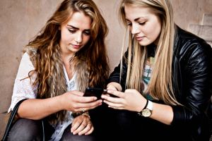 I en britisk undersøgelse har Facebook, Snapchat, Twitter, Youtube og Instagram været undersøgt for digital mobning.