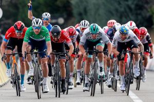 Mads Pedersen var ikke i nærheden af sejren på 5. etape af Paris-Nice. Irske Sam Bennett vandt.