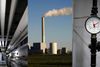Fjernvarme er, hvis den er tilgængelig, ofte den mest fornuftige løsning. Anlæggelsesudgiften er nemlig lav, og vedligeholdelsen minimal. Arkivfoto: Gregers Tycho/Polfoto