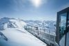 En lille kabinelift bringer skiløberne den sidste vej op til 3.029 meters højde og udsigtscentret på toppen af Kitzsteinhorn-bjerget. Unik udsigt. Foto: PR
