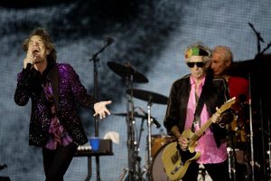 Mick Jagger er energibundtet, mens gigtplagede Keith Richards virker som det svage punkt i koncerten, der kan blive den sidste i Danmark.