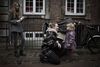 God opførsel og almindelig takt og tone er vigtigt for at kunne indgå i samspil med sin familie, sine venner og i det offentlige rum. Foto: Arkivfoto/Sofia Busk