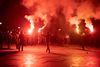 Gruppen, der kalder sig 'Men in Black' demonstrerede på Rådhuspladsen og i gaderne i København lørdag den 9. januar 2021. Der opstod optøjer, hvor demonstranter kastede kanonslag, sten, flasker og andet kasteskyts mod politiet. Foto: Tariq Mikkel Khan