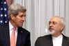 USAs udenrigsminister John Kerry og hans iranske kollega Mohammad Javad Zarif Khonsari under en pause i atomforhandlingerne. Hvis Iran skal revitalisere sin olieindustri, er amerikansk kapital og teknologi svær at komme uden om.