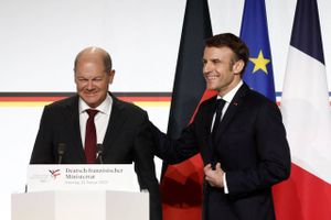 Præsident Macron afviser ikke at sende kampvogne til Ukraine - bare ikke på bekostning af Frankrigs sikkerhed.