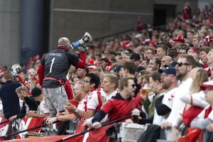 Der er ifølge flere blevet skabt en stemning på stadion under landskampe, som man kender fra klubkampe.