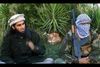 Abu Khattab (tv.) er en af de danskere, der er rejst til Syrien for at føre hellig krig. I en række omstridte videoer opfordrer han andre til at gør det samme.