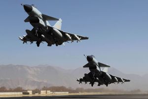 18 jagerfly er blandt de 21 fly fra Kinas luftvåben, der ifølge ministerium er i Taiwans luftforsvarszone.