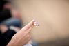 Regeringen og de øvrige partier er enige om at øge priserne på en pakke cigaretter, så prisen stiger til 60 kroner i 2022.