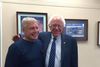 Den demokratiske senator og præsidentkandidat Bernie Sanders mener, at USA kan lære meget af Danmark. Det fik han lejlighed til at drøfte med Uffe Elbæk fra Alternativet.