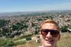 Mellem arbejdsdagene havde Carsten Stoltenberg tid til et roadtrip med vennerne til Granada for at se fodbold. Der blev også tid til en selfie undervejs. Foto: Carsten Stoltenberg