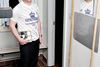 John Stampe har ikke de store betænkeligheder ved at fortælle om sit liv. Måske fordi han ikke lader som om. Han er ikke kun en helgen, han er også en bandit. »Ved du hvad? Vi har alle lig i lasten.«