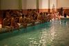Der var godt fyldt op af nøgne kroppe, da Danske Naturister indtog Frederiksberg Svømmehal. Foto: Uffe Lindberg Jakobsen/Danske Naturister