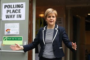 Mens May tabte terræn andre steder, hev skotske konservative en overraskende stor sejr hjem på bekostning af nationalisterne.