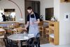 Martin Bækhøj Jensen er restaurantchef og medejer af Les Jeunes, og selvom han er uddannet journalist, har han branchen i blodet. Hans familie driver i forvejen en af Viborgs kendteste restauranter, Cafe Morville.