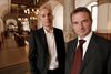 Ask Rostrup (tv.) og Kim Bildsøe Lassens interview på DR gik helt i skoven som følge af de fejlagtige exitpolls, mener chefredaktør på Berlingske, Lisbeth Knudsen.