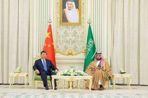 Den kinesiske præsident Xi Jinping og den saudi arabiske kronprins Mohammed Bin Salman. Foto: Bandar Algaloud/Reuters/Ritzau Scanpix