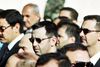 Et af de få billeder af lillebror Maher al-Assad (i midten af billedet).
