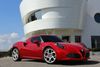 Den hidsige Alfa Romeo 4C er en kompromisløs køremaskine. Fotos: Alfa Romeo