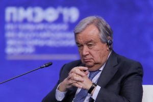 FN's generalsekretær, António Guterres, advarer i en tale om, at handelskrig kan føre til en ny kold krig. Foto: Maxim Shemetov/Reuters