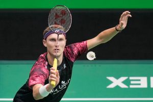 Rasmus Gemke lykkedes med at vinde et enkelt sæt mod Viktor Axelsen, som dog vandt kampen i tre sæt.