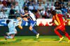 Lasse Vibe forsøger at passere Rio Ave's målmand Cassio. Men det svenske hold tabte opgøret.