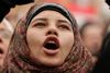 Egyptere fortsætter deres demonstrationer mod præsident Muhammed Mursi. Både mænd og kvinder er på gaden.