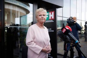 Efter at flere forbund har meldt ud, at de trækker støtten til FH-formand Lizette Risgaard, der har erkendt upassende opførsel, er der hasteindkaldt til nyt krisemøde lørdag eftermiddag, erfarer Jyllands-Posten.