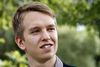 Daniel Carlsen fra Danskernes Parti præsenterer onsdag aften sin nye bog i Aarhus.