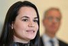 Svetlana Tsikhanouskaya er draget i eksil efter det hviderussiske valg, der endte i omfattende uroligheder. Tirsdag i denne uge optrådte en falsk Tsikhanouskaya ved et digitalt møde i Folketingets udenrigspolitiske nævn. Foto: John Macdougall/AFP.