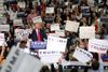 Donald Trump under vælgermødet i South Carolina, hvor han angiveligt parodierede en handicappet journalist fra The New York Times. Foto: Willis Glassgow/AP
