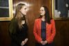 Camilla Fabricius (S) og Maria Sloth (EL) ved det konstituerende byrådsmøde i Aarhus Kommune. Foto: Benjamin Nørskov