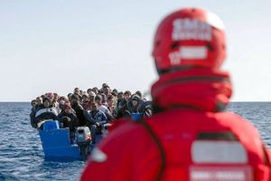 Migranter i en båd kan være forlist på vej fra Libyen til Europa. Der har ikke været kontakt i fire dage.