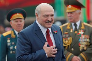 33 russiske lejesoldater er anholdt mistænkt for at forberede et nyt Putin-venligt styre, hvis præsident Lukasjenko bliver væltet ved det kommende valg.