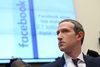 Hundredvis af forskere opfordrer Facebookchefen Mark Zuckerburg til at tage affære over for Donald Trumps udtalelser på den sociale platform, som forskerne mener er »skadelige«. Foto: REUTERS/Erin Scott/File Photo