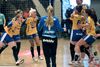 Lettelsen og glæden blev skreget, hoppet og krammet ud, da Nykøbing havde sikret sig en tredje og afgørende DM-finale Foto: Lars Poulsen/Polfoto