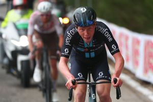 Franske Aurélien Paret-Peintre vandt 4. etape i Giro d'Italia, hvor norske Andreas Leknessund nu fører samlet.